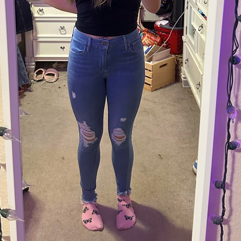 LEVI JEANS